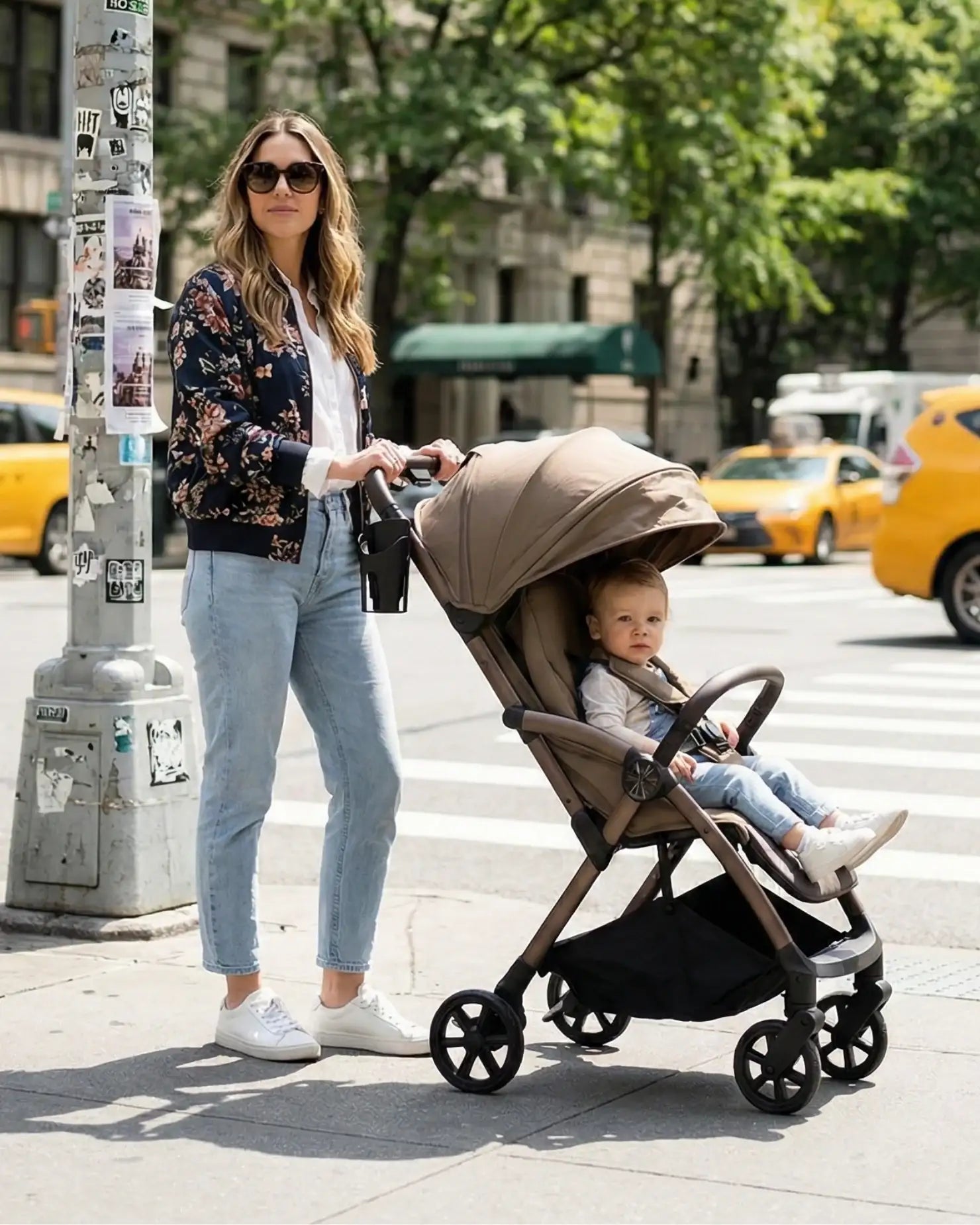 Venture Avio Compact Travel Baby Stroller - Truffle - Tucan Trading