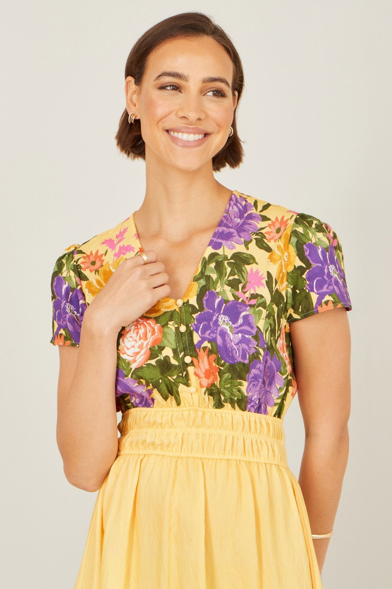 Yumi Butter Yellow Floral Mirror Print Viscose Midi Dress - Tucan Trading