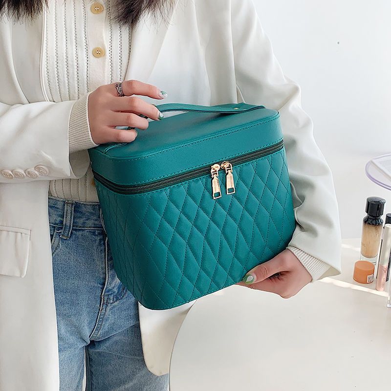 Portable Cosmetic Bag With Mirror - Tucan Trading