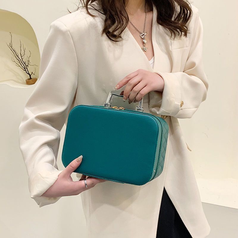 Portable Cosmetic Bag With Mirror - Tucan Trading